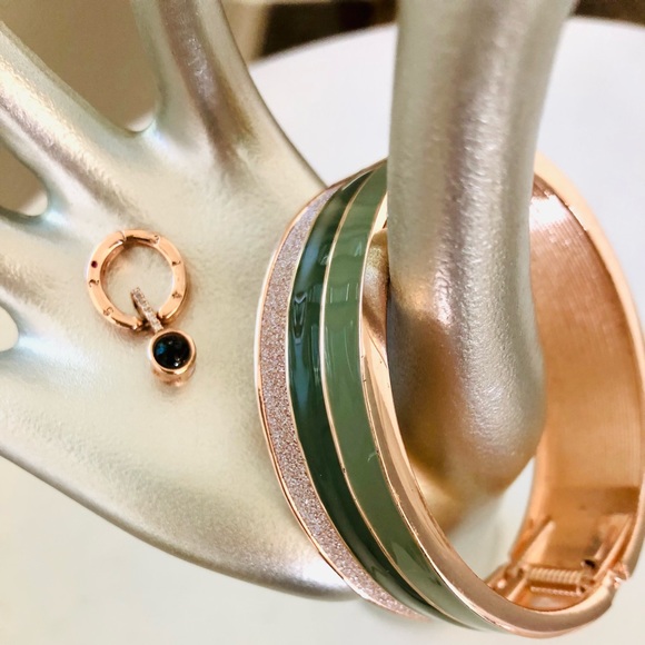 Vintage Microscopic Love Pendant & Glitter Bracelet - Picture 3 of 16